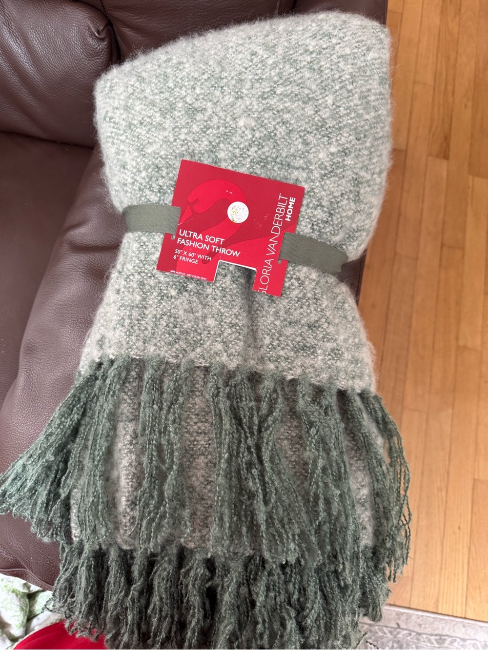 Gloria Vanderbilt Green Ultra Soft Fashion Throw